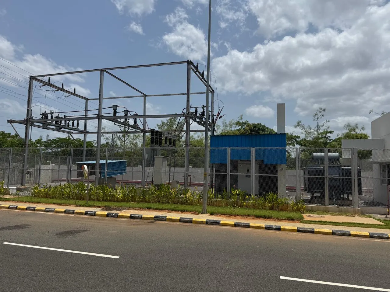 Outdoor switchyard and substation serving the Kuibyshev Azot plant